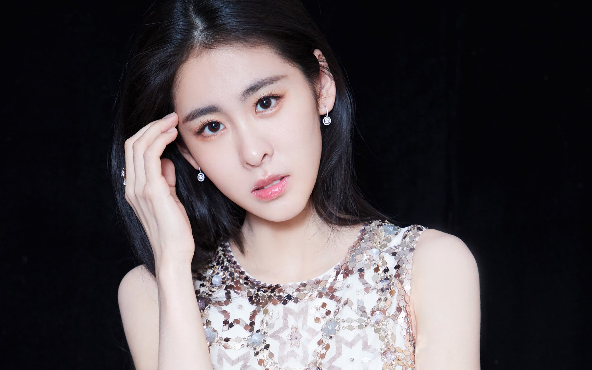 “荒野骑士”——在极端环境中的速度之战，荒野骑士吉他谱