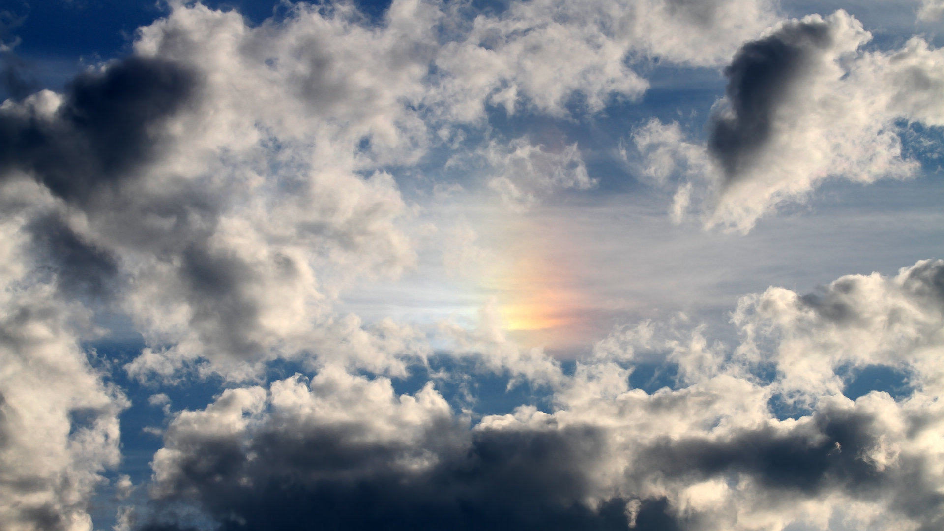 B 体育官网-球员们在足球比赛中如何展现出团队合作的重要性？，踢足球团队合作