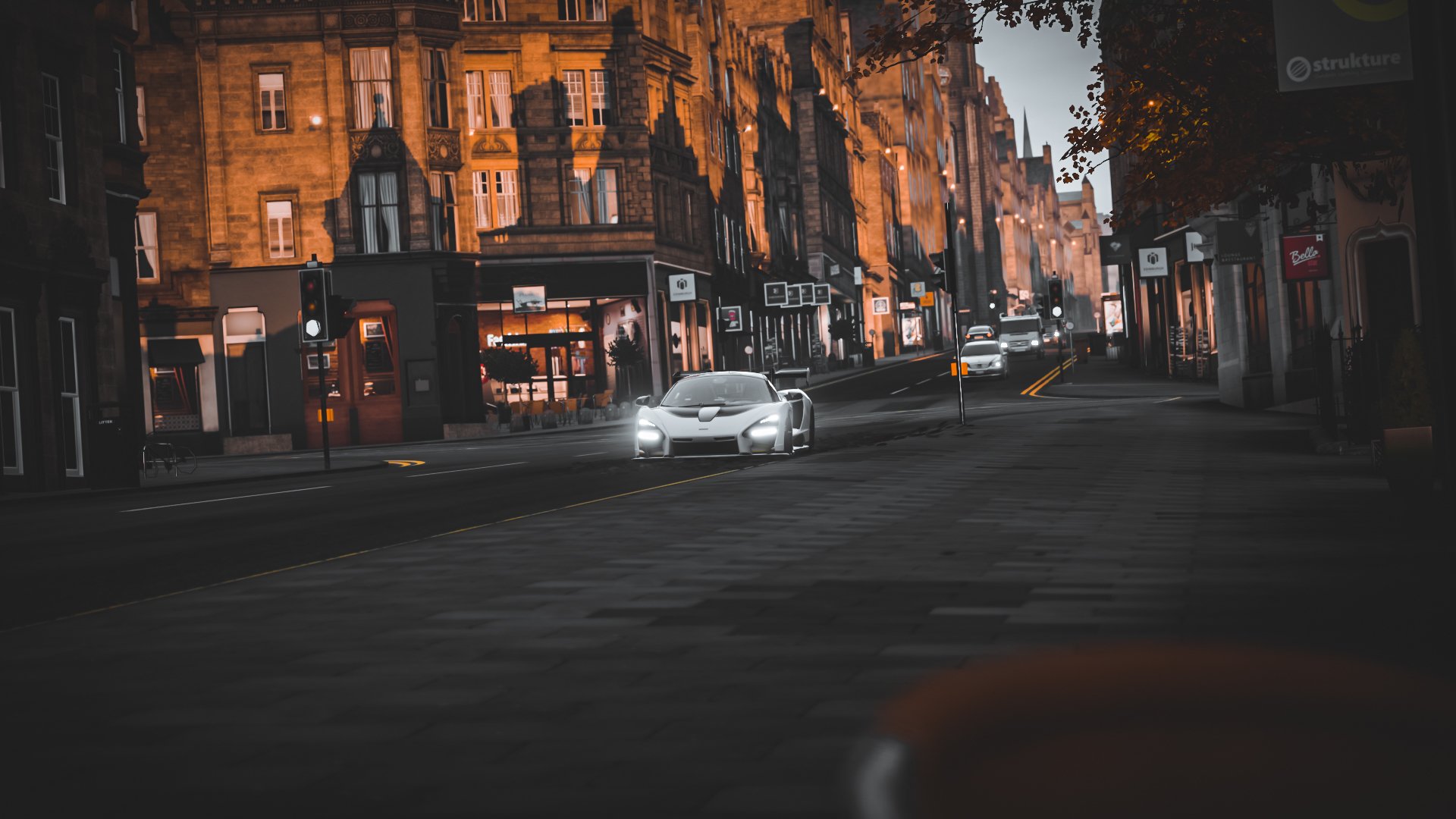 “快艇冲浪:东三叉湖赛场惊现极限运动的极速挑战”