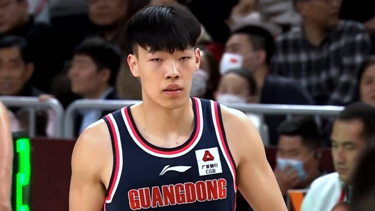 关于B体育官方网址：现役球星专访：分享篮球故事，传递正能量的信息