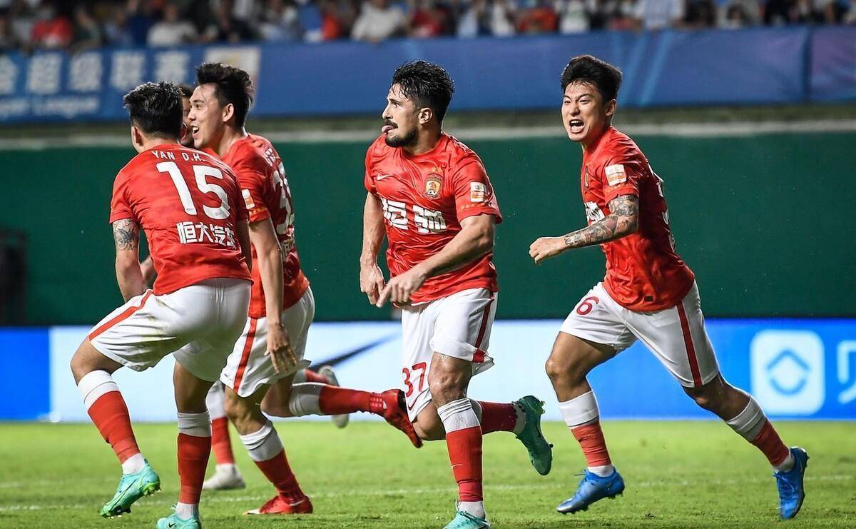 B体育平台:广州恒大队全华班阵容的战术可行性与挑战的简单介绍 B体育平台:广州恒大队全华班阵容的战术可行性与挑战的简单介绍