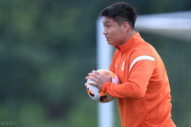 包含B体育平台:年轻球员郭田雨:努力训练,争取更多出场机会的词条 包含B体育平台:年轻球员郭田雨:努力训练,争取更多出场机会的词条