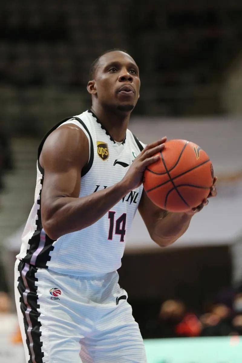 B体育官方网址:篮球球星的个人成长经历分享:家庭、教练与队友的影响的简单介绍 B体育官方网址:篮球球星的个人成长经历分享:家庭、教练与队友的影响的简单介绍