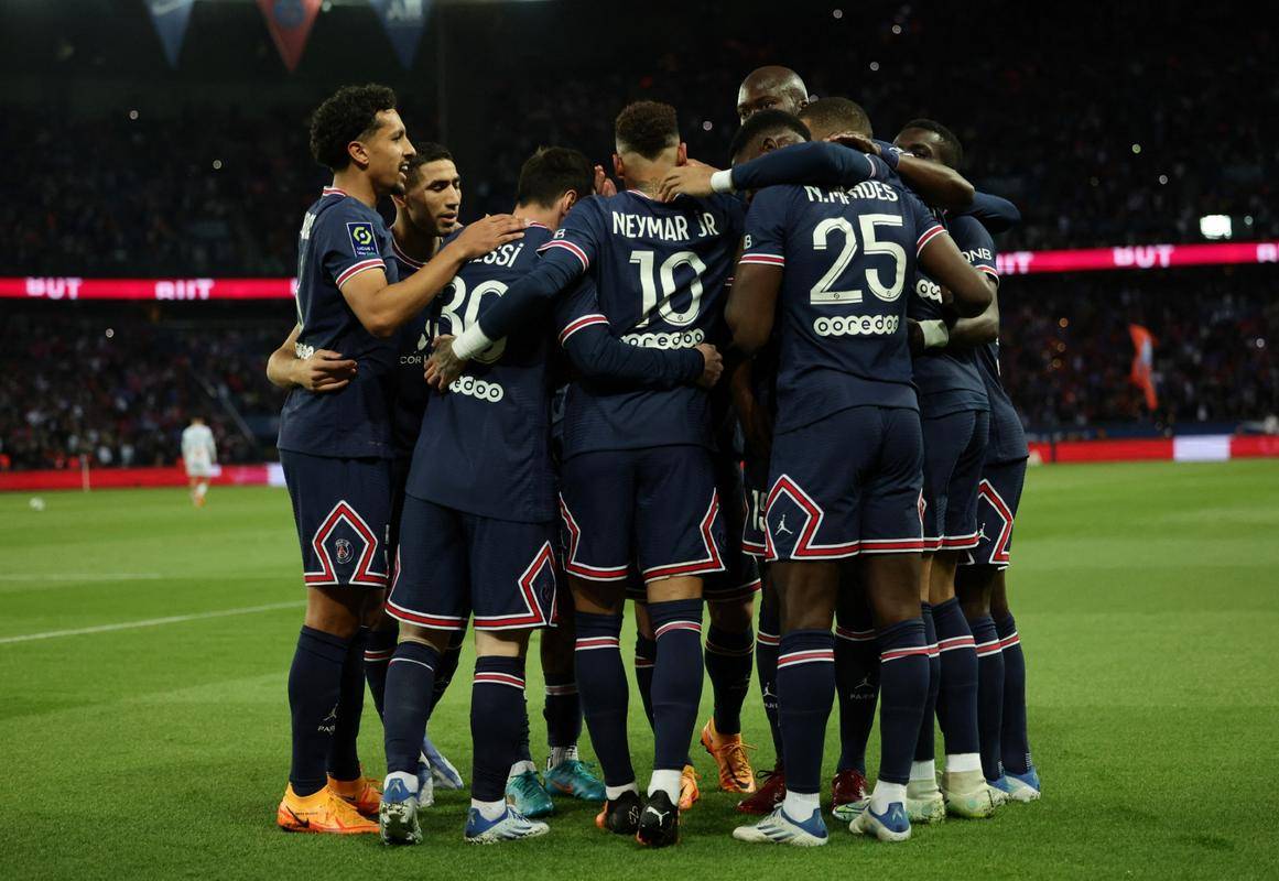 B体育官方网站：法甲沙托鲁的进攻风格与战术演变的简单介绍