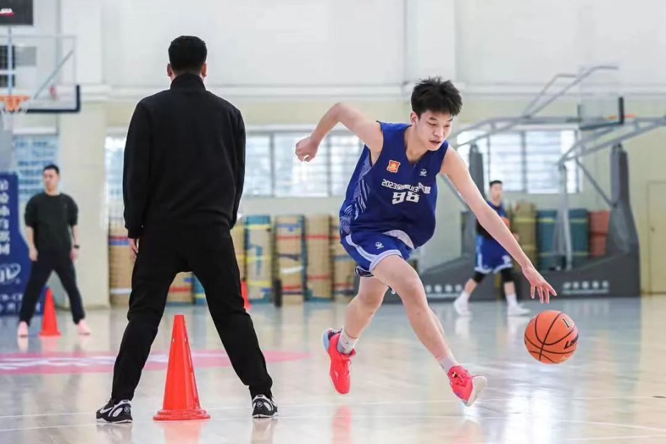 B体育官方网址:中国篮球青训营成果初显,年轻球员潜力无限的简单介绍 B体育官方网址:中国篮球青训营成果初显,年轻球员潜力无限的简单介绍
