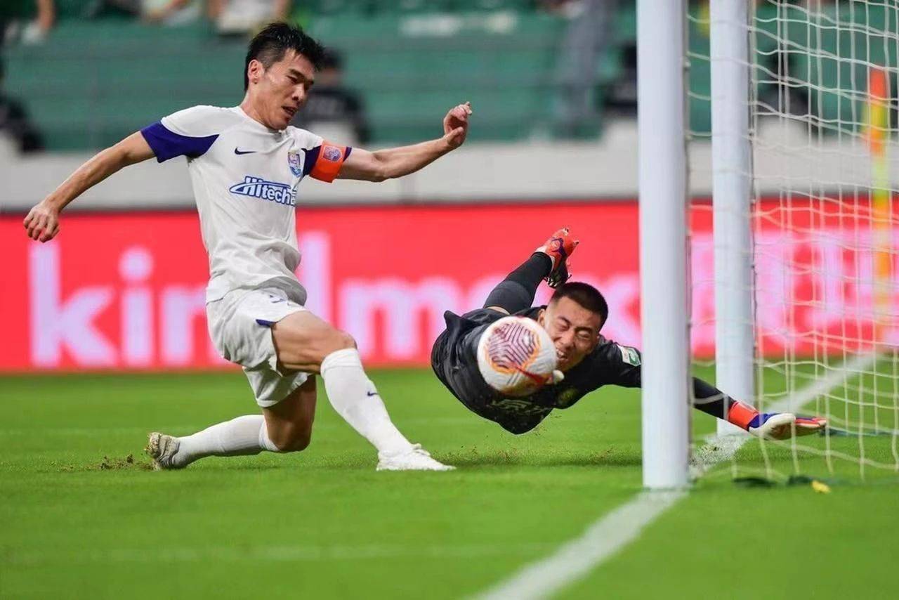 B体育平台:年轻门将韩佳奇：刻苦训练，提升技术水平的简单介绍