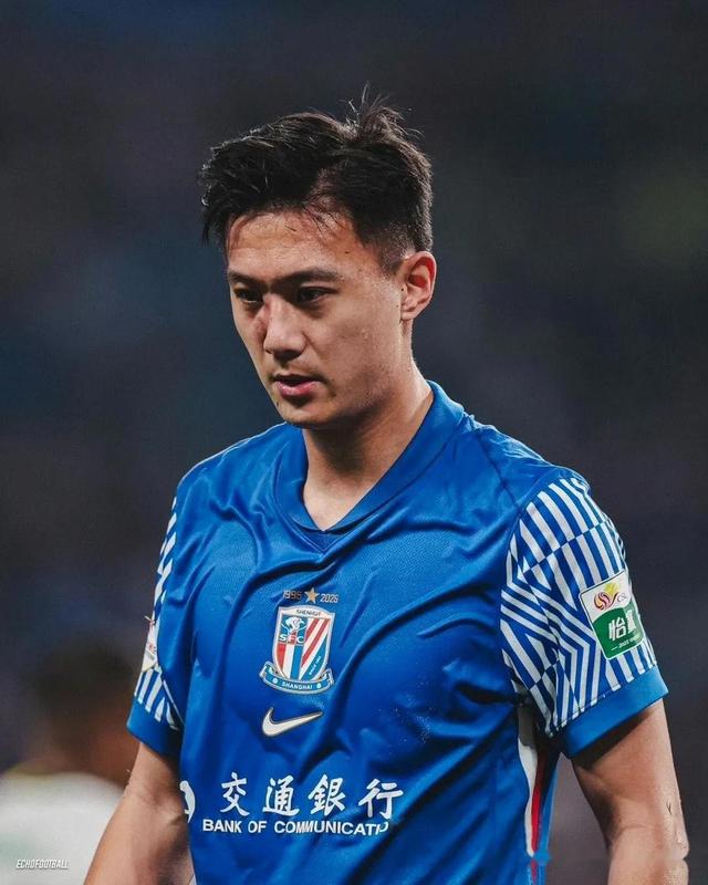 包含B体育平台:中国足球留洋“镀金”归来？球员：国外生活很苦，但工资很高！的词条