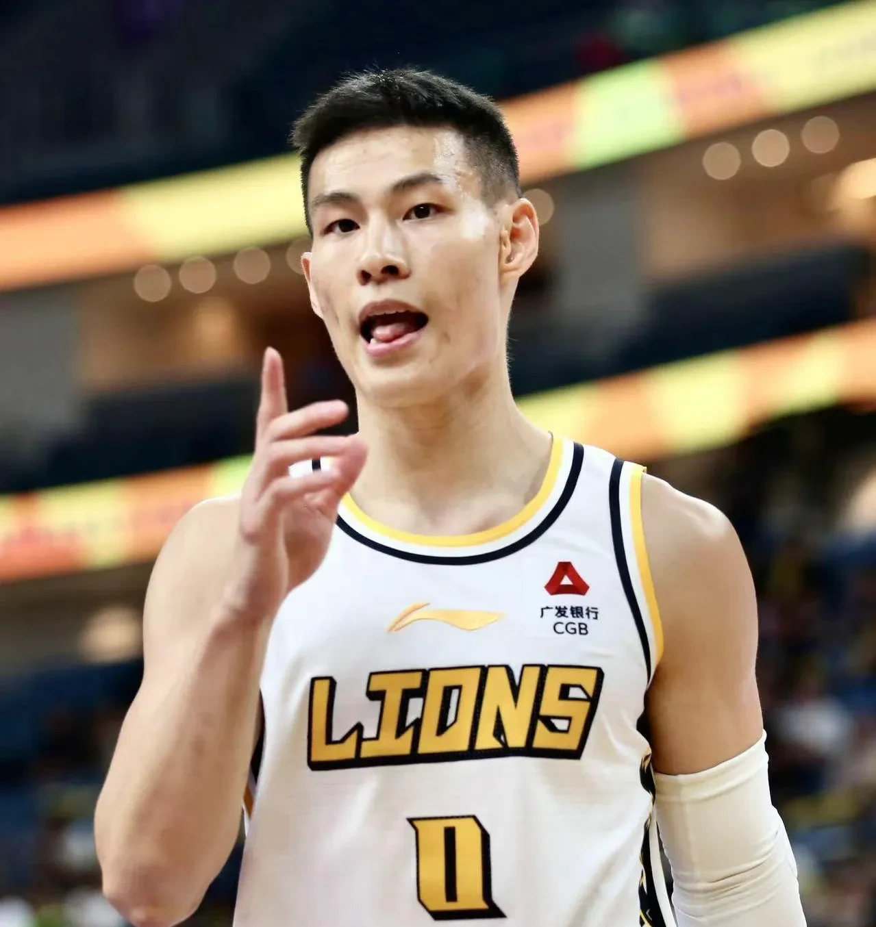 B体育官方网址：CBA球员：海外联赛，挑战自我，提升实力，为中国篮球争光的简单介绍