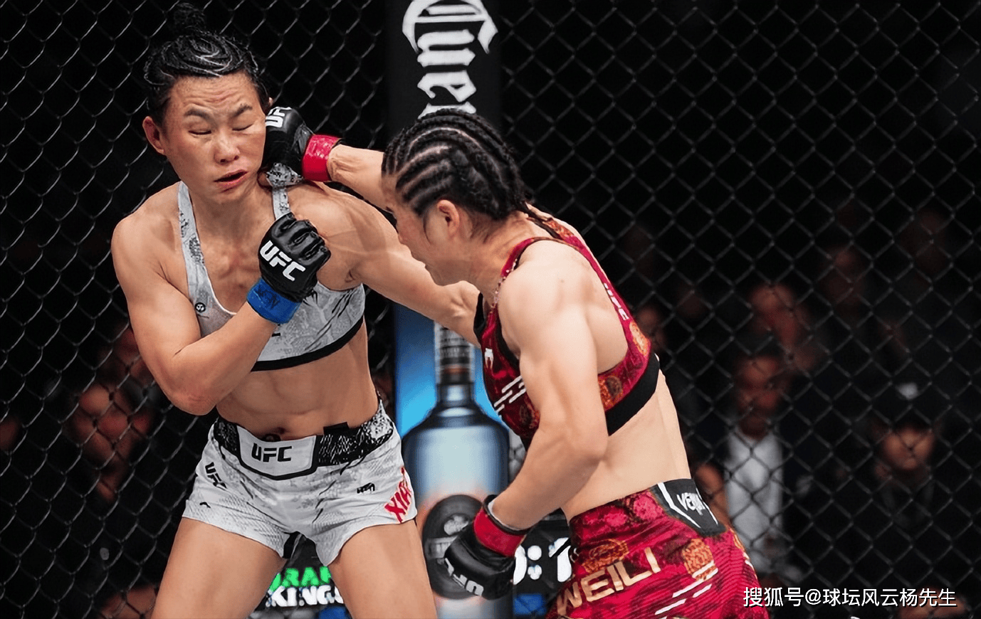 包含B体育:UFC终极格斗，铁笼之战谁能称霸？的词条