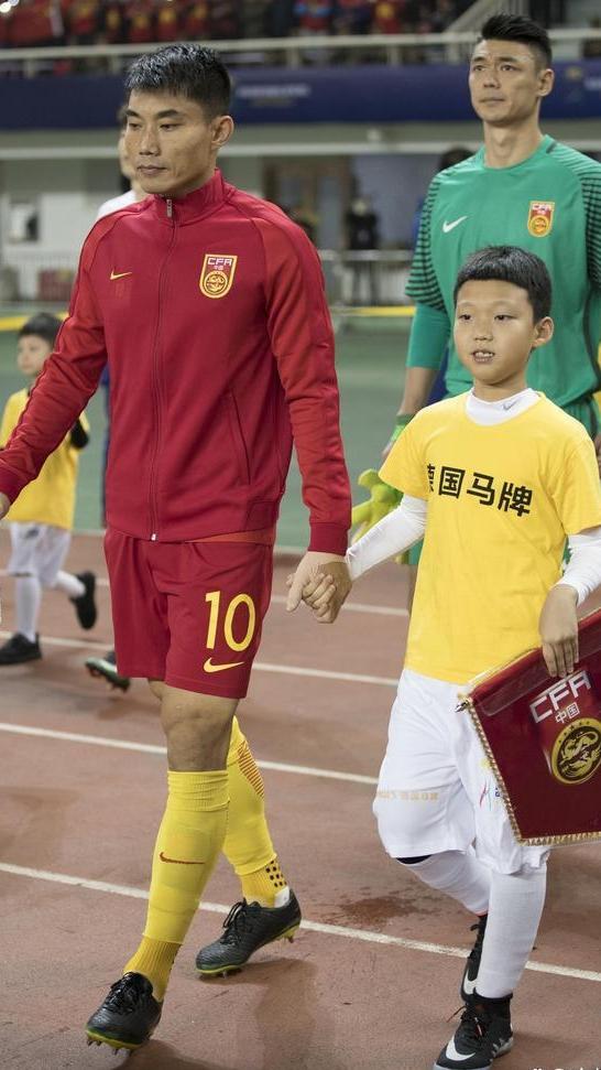 b体育入口-B体育平台:老将郑智：退役后转型教练，继续为中国足球做贡献的简单介绍