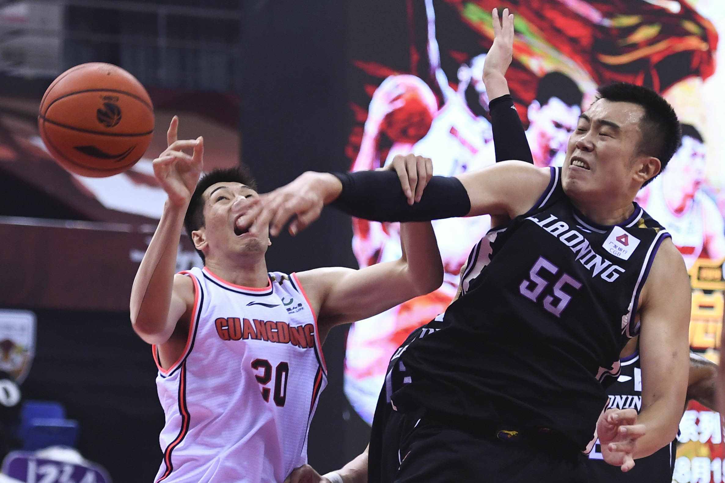 B体育官方网址:篮球裁判:专业化之路,如何提升判罚的公正性和权威性?的简单介绍 B体育官方网址:篮球裁判:专业化之路,如何提升判罚的公正性和权威性?的简单介绍